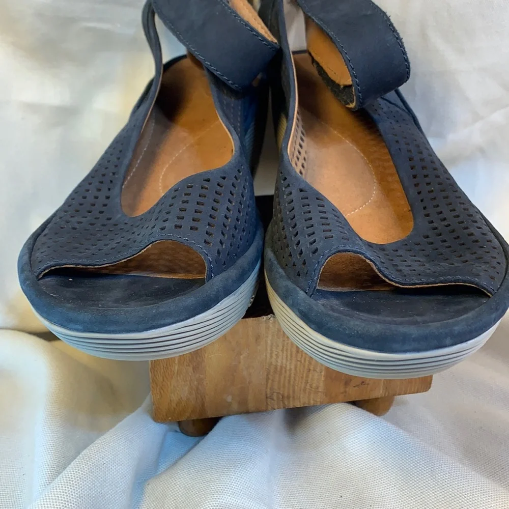 Clarks almost NEW, worn once leather ankle strap